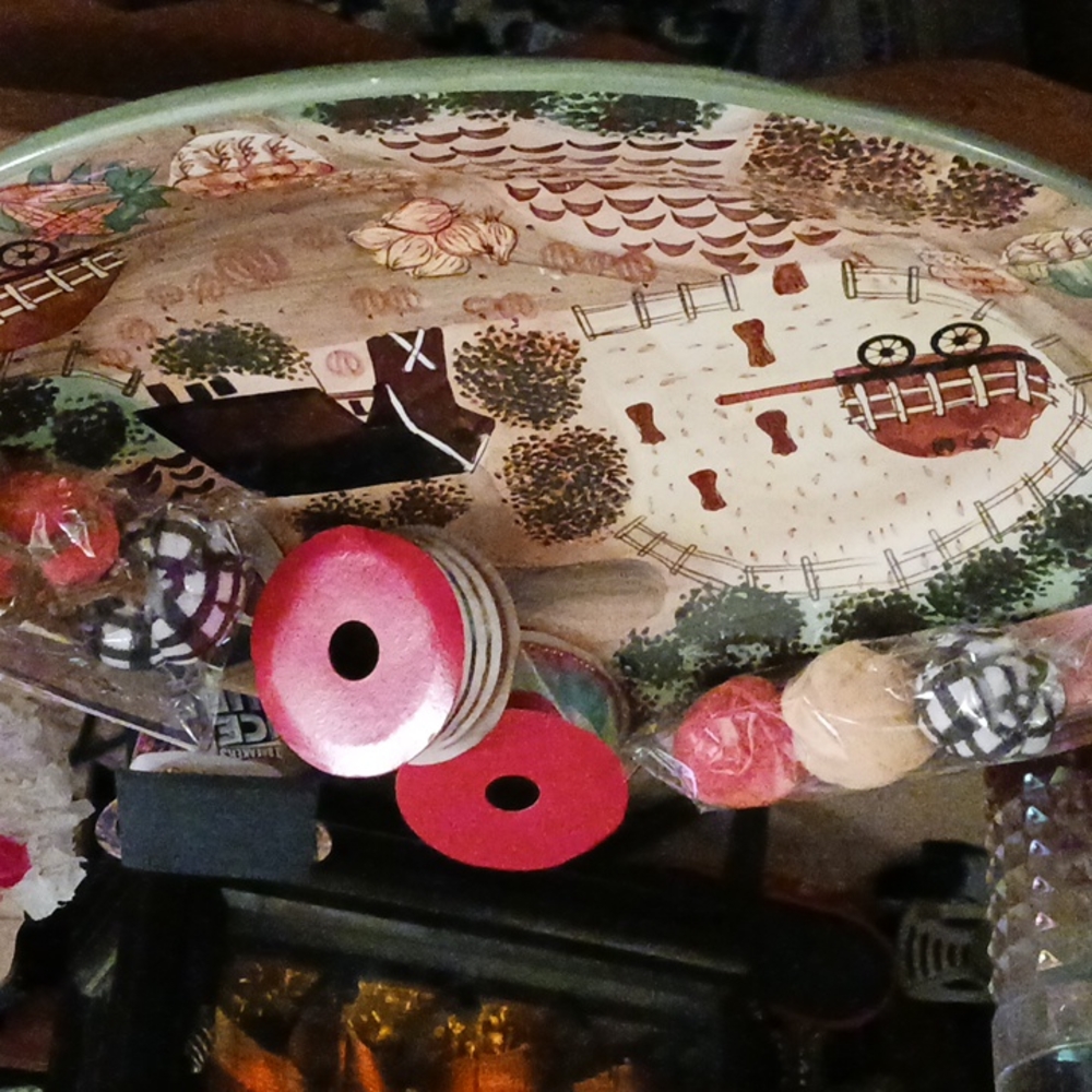 Turkey plate and decorations